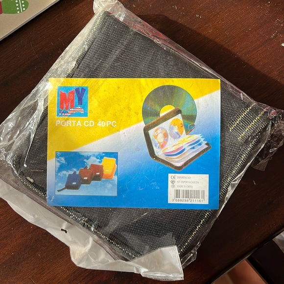 Portable CD holder, 40 pieces zippered black brand new - Picture 1 of 5